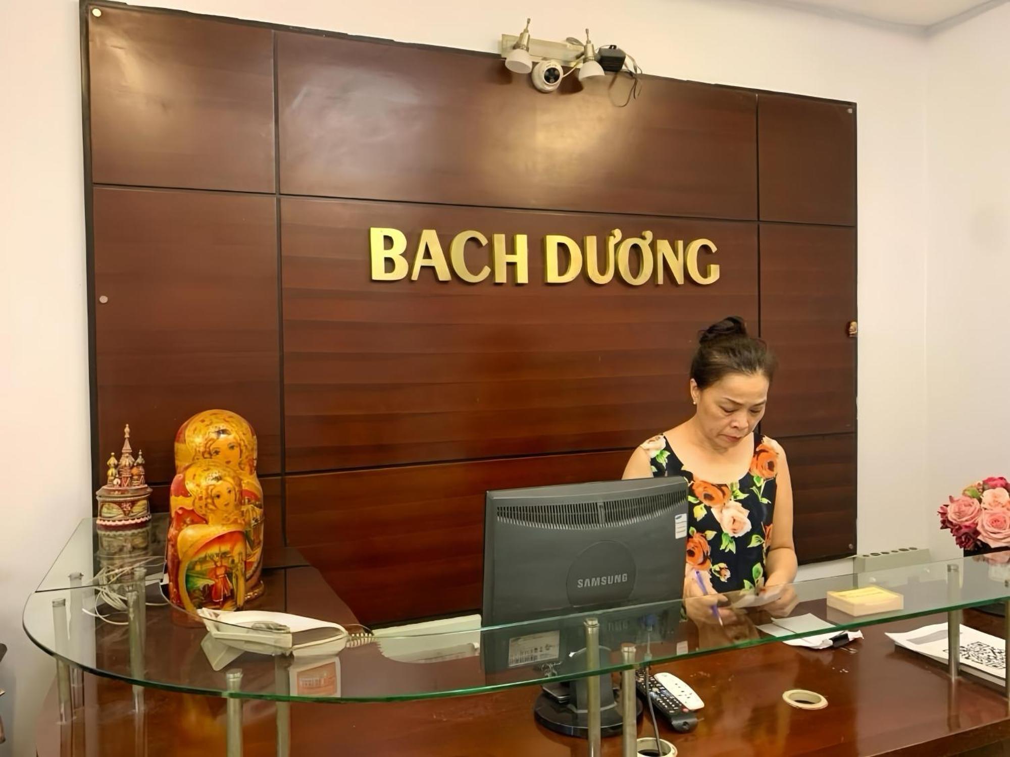 Отель Khach San Bach Duong Ханой Экстерьер фото